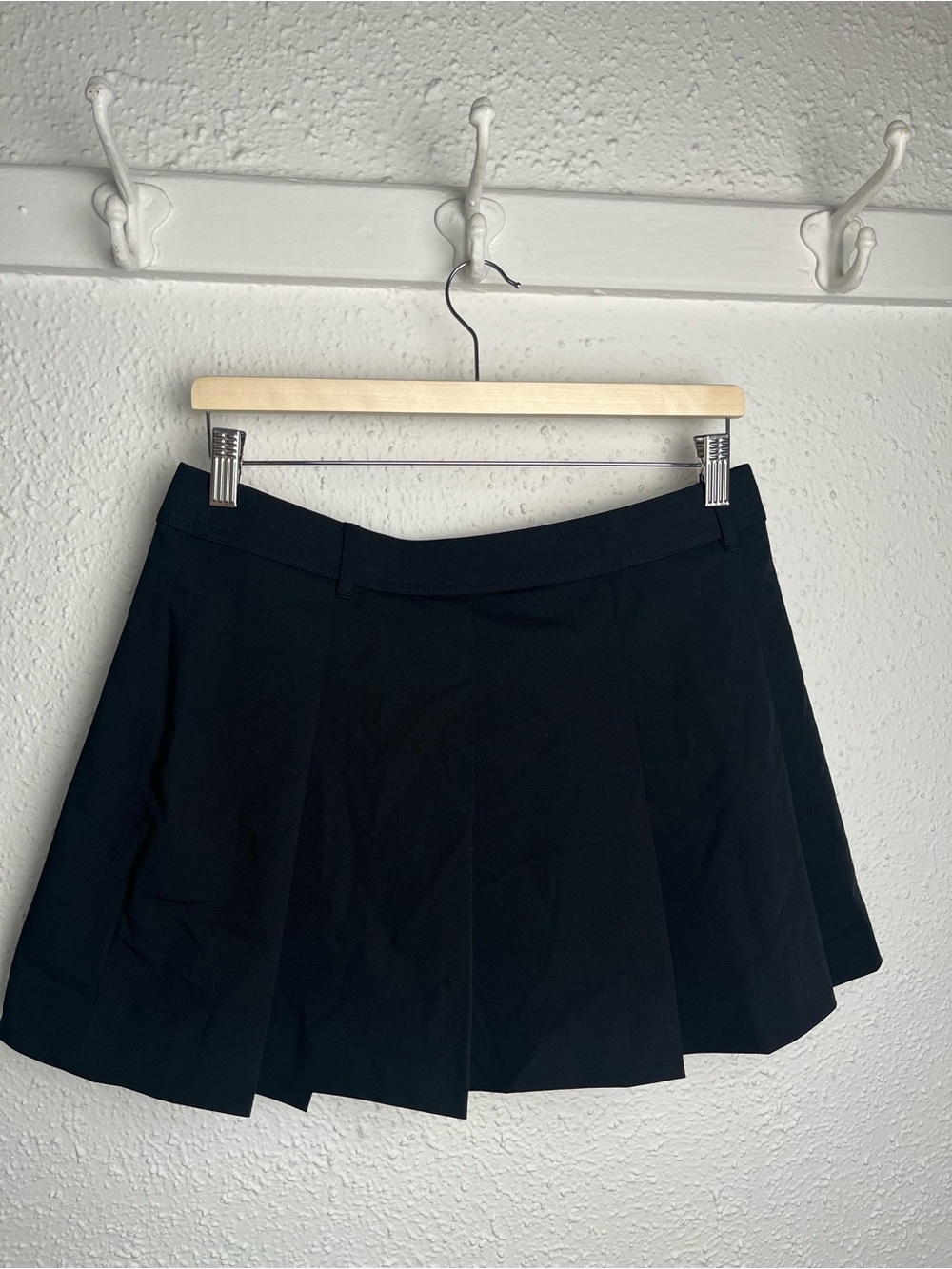 Uniqlo Black Pleated Skort
